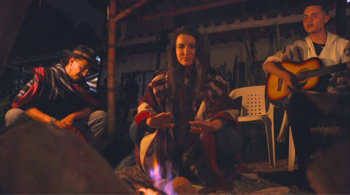 Ayahuasca Zeremonie am Feuer